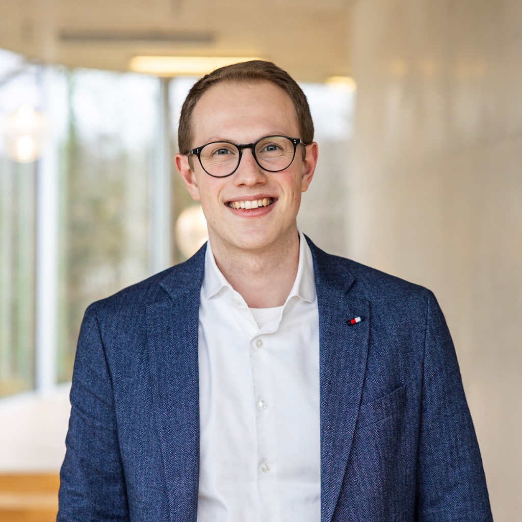 Porträt von Jonas Vonderlind, Gründer und Geschäftsführer der Empovate GmbH