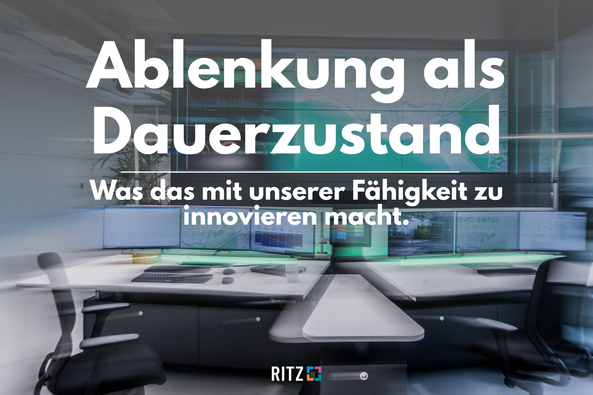 Vor einem verwischten Hintergrund: Ablenkung als Dauerzustand. Was das mit unserer Fähigkeit zu innovieren macht.